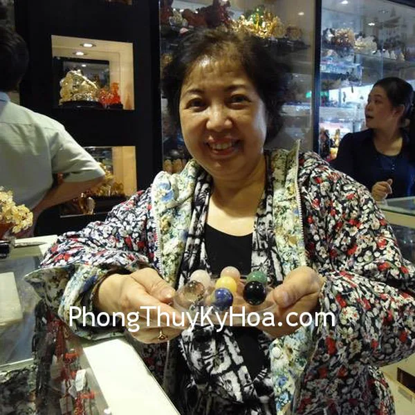 Cô Kim Loan - Khách hàng mua Đĩa thất tinh nhỏ M031