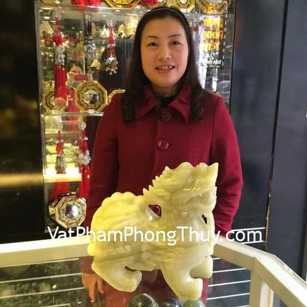 Chị Dung- khách hàng mua tỳ hưu Bắc Kinh xanh khủng BKX-L