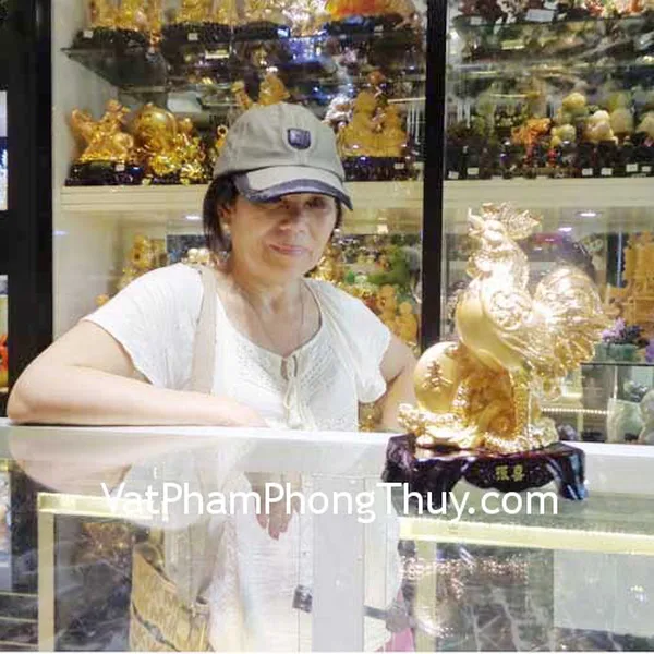 Cô Diễm - khách hàng mua Gà vàng trăng vàng H375G