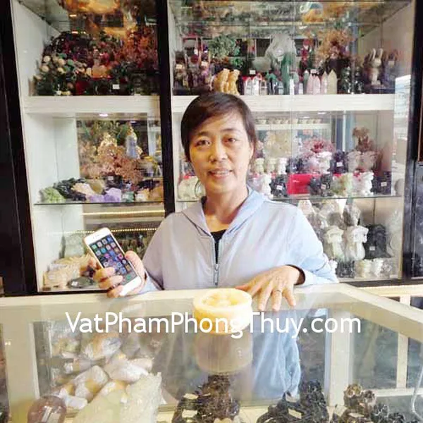 Chị Gia - khách hàng mua Bồn nguyên bảo Hoàng long GM073