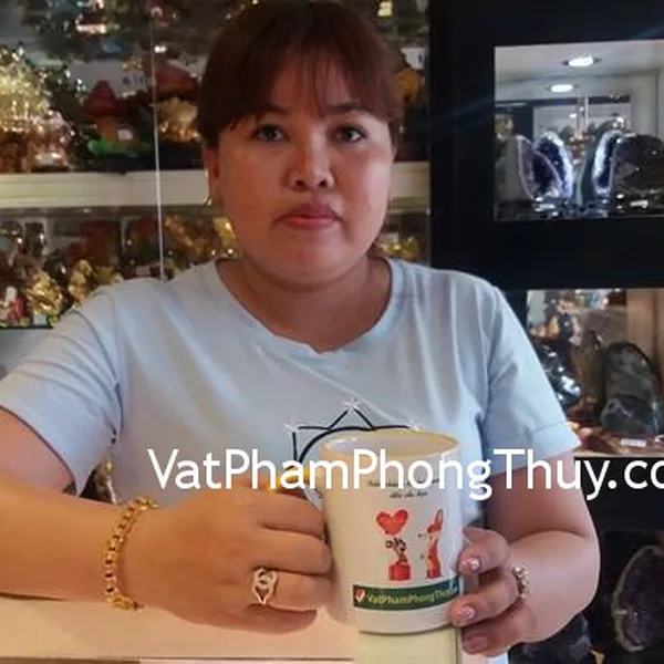 Chị Thu - khách hàng mua chuỗi Hổ Phách hạt đĩa nâu vàng trong A  S6357-S5-3190
