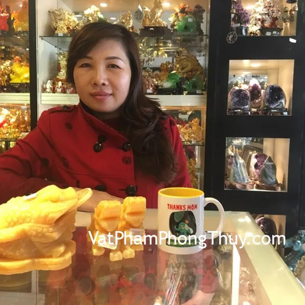 Chị Tiền - khách hàng mua cặp tỳ hưu đá hoàng long có bườm 5 tấc GM013, thiềm thừ đá hoàng long GM021