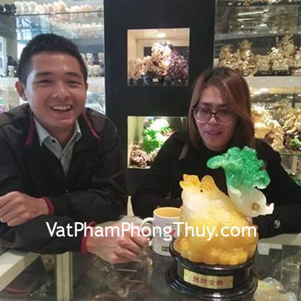 Chị Dung - khách hàng mua tượng thiềm thừ cõng bắp cải G161A