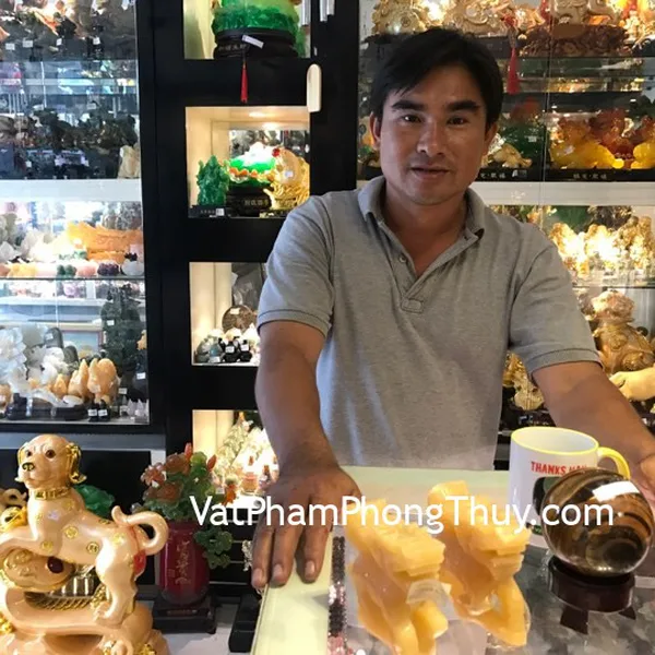 Anh Quyện - khách hàng mua cặp Kỳ Lân đá hoàng long GM032, quả cầu đá mắt mèo HM153-S5-3230