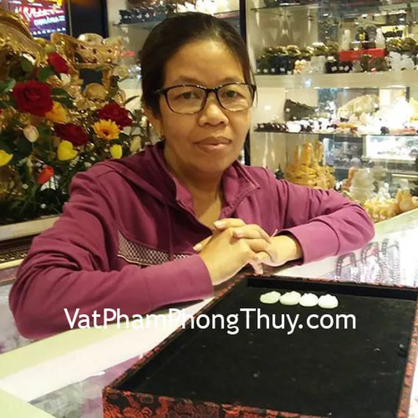 Cô Phương - khách hàng mua Phật bản mệnh phỉ thúy tuổi Sửu + Dần, Thìn + Tỵ , Tuổi Mão