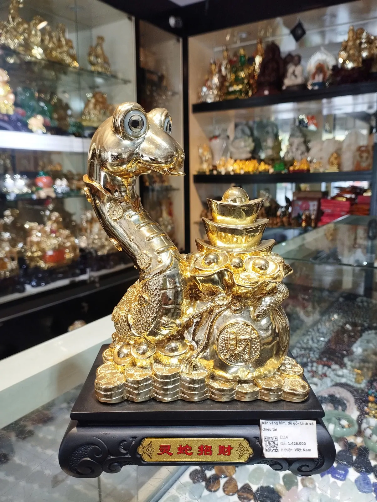 Rắn vàng kim, đế gỗ- Linh xà chiêu tài E114