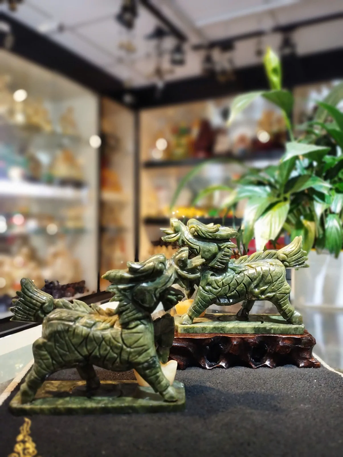 Kỳ lân lam ngọc vờn con GM081