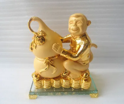 Khỉ thần tài ôm hồ lô đế thủy tinh - hồng phước tề thiên FK050M