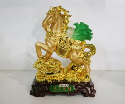 Ngựa vàng cõng bắp cải gàu vàng trên túi vàng - Mã thượng phát tài G106A