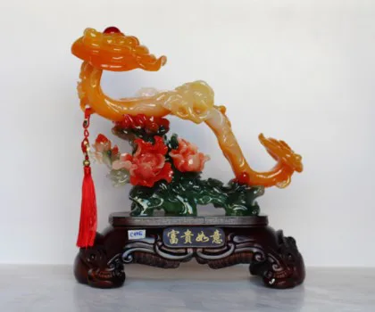 Gậy như ý ngọc vàng cam trên hoa mẫu đơn - Phú quý như ý C176A