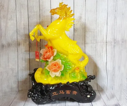 Vua ngựa vàng ngọc lưu ly khủng trên núi vàng mẫu đơn cam - Lập Mã Phú Quý LN119