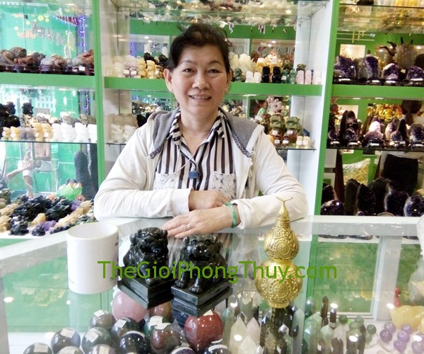 Chị Được – Khách hàng mua tượng sư tử lam ngọc lớn FR047, Hồ lô khảm bát quái trung FD244