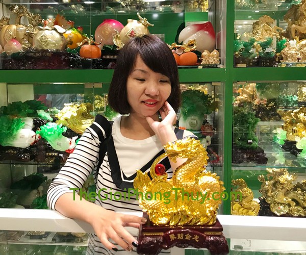 Chị Hằng-Khách hàng mua Rồng vàng phun châu đồng tiền - Tụ tài kim long FC077A.