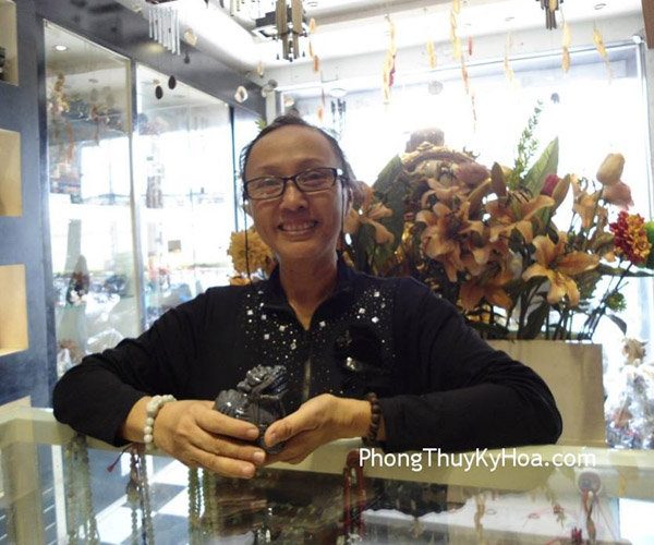Cô Trinh -Khách Hàng Mua Tỳ Hưu Bắc Kinh Đen BKD-S