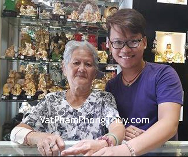 Anh Ngân - khách hàng mua chuỗi thạch anh dâu hồng S6110-1681 và chuỗi thạch anh trắng S6105-1452