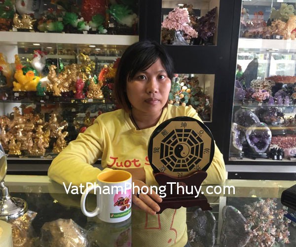 Chị Thúy - khách hàng mua bát quái đá hắc ngà DT229