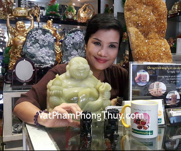 Chị Nga - khách hàng mua cặp tỳ hưu thạch anh đen GM009 và chuỗi thạch anh tóc vàng sáng S6367-3554