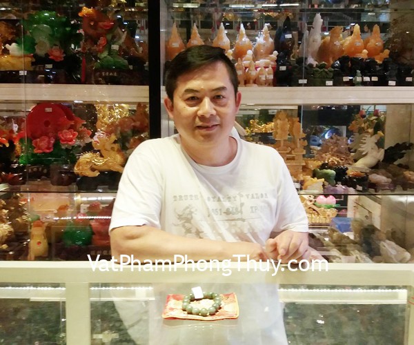 Anh Quốc - khách hàng mua Chuỗi ngọc Phỉ thúy S6676