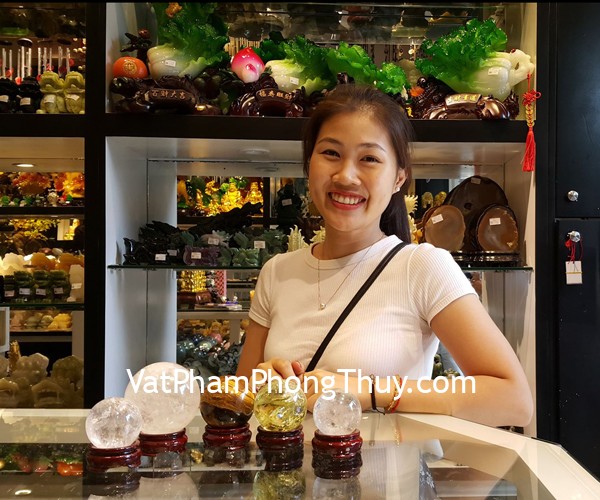 Chị Hà - khách hàng mua quả cầu thạch anh GM148, GM194, quả cầu đá mắt mèo M183 và vòng tay trang sức S6762, S6745, S67410
